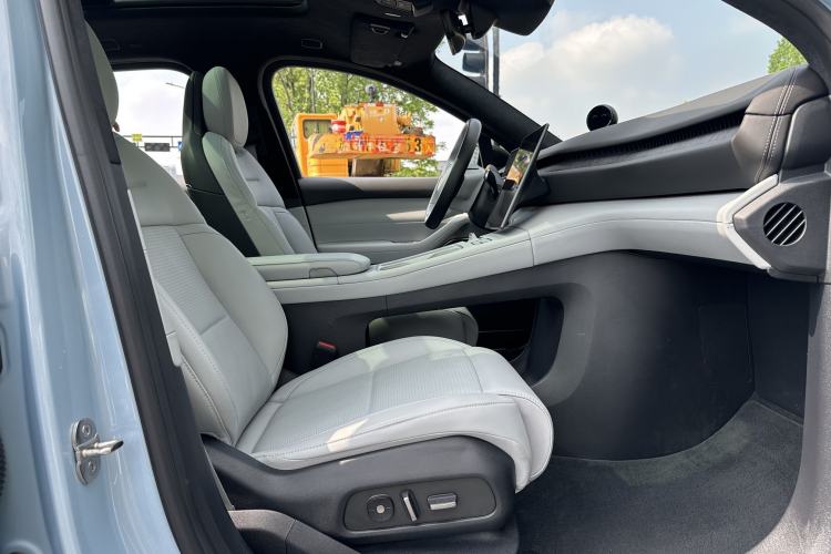 Used Nio ES6 2023 75 kWh Interior 2