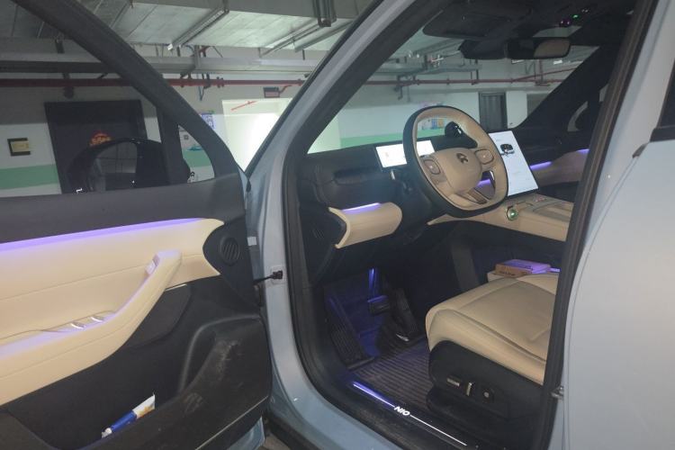 Used Nio ES6 2023 75 kWh Interior 3
