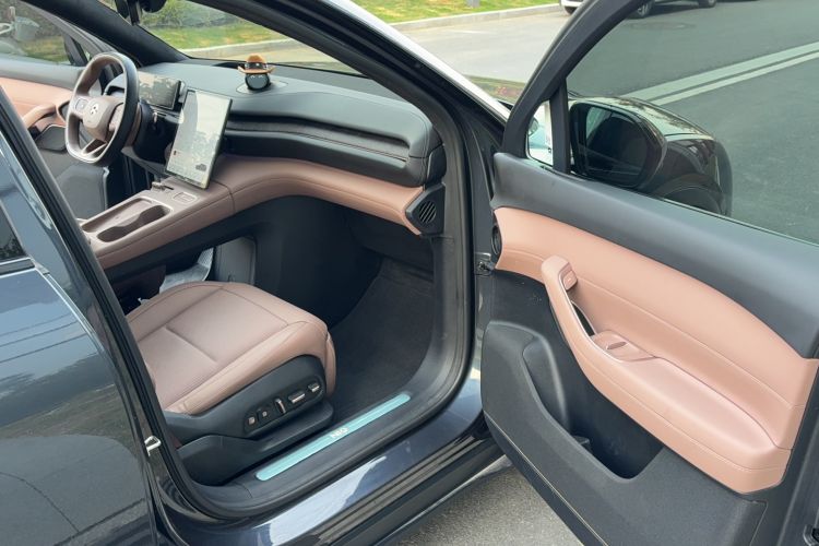 Used Nio ES6 2023 75 kWh Interior 3