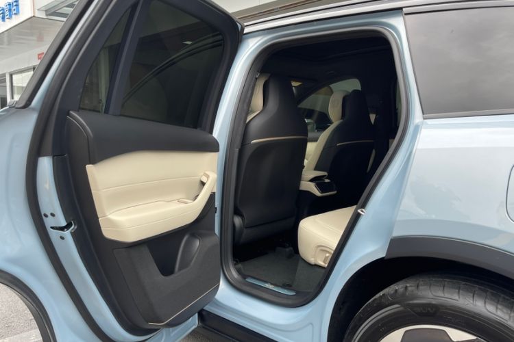 Used Nio ES6 2023 75 kWh Interior 3
