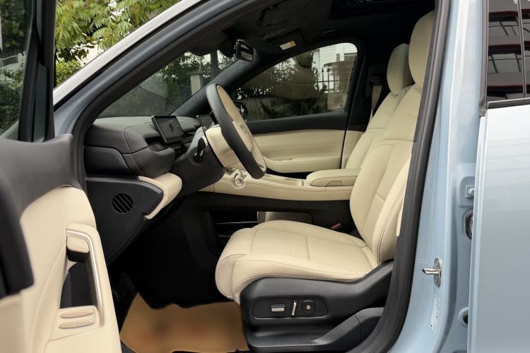 Used Nio ES6 2023 75 kWh Interior 4