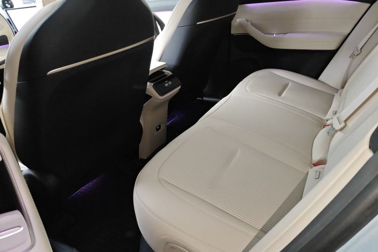 Used Nio ES6 2023 75 kWh Interior 4
