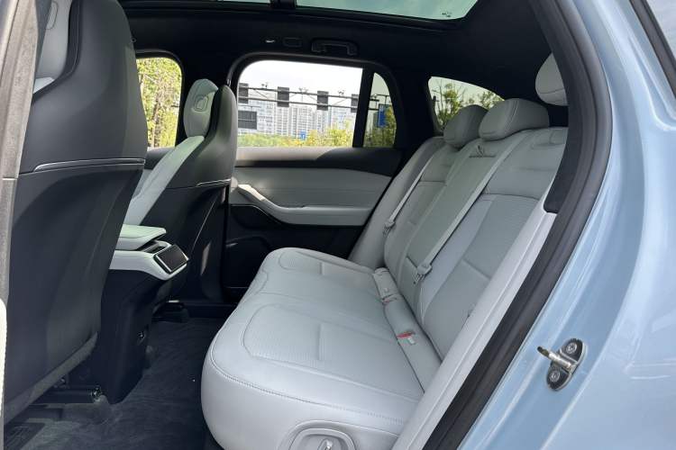 Used Nio ES6 2023 75 kWh Interior 4