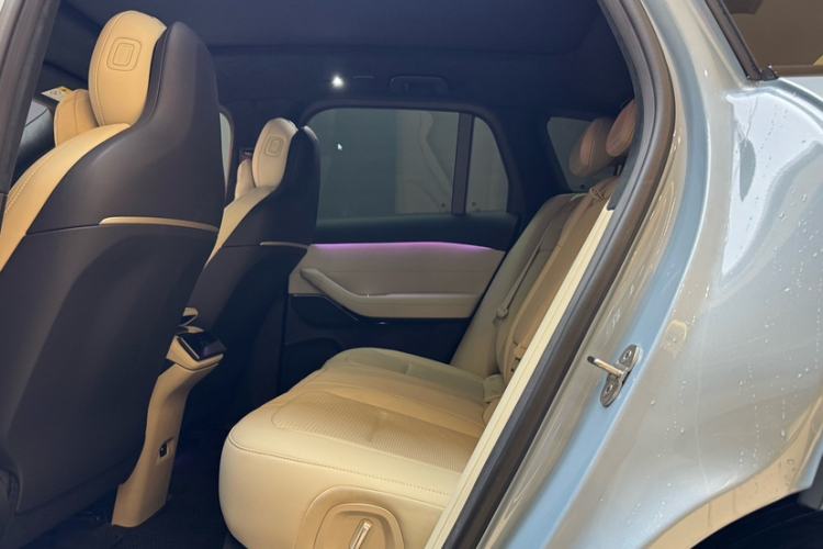 Used Nio ES6 2023 75 kWh Interior 5