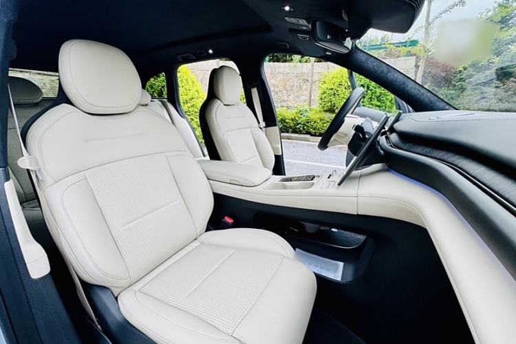 Used Nio ES6 2023 75 kWh Interior 5