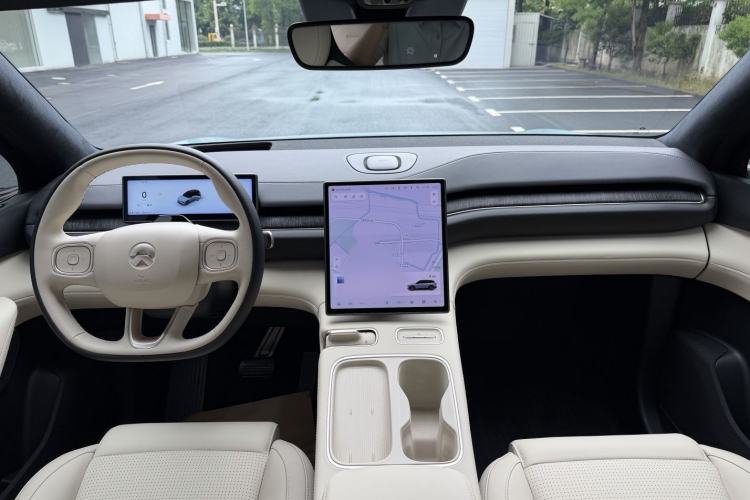 Used Nio ES6 2023 75 kWh Interior 7