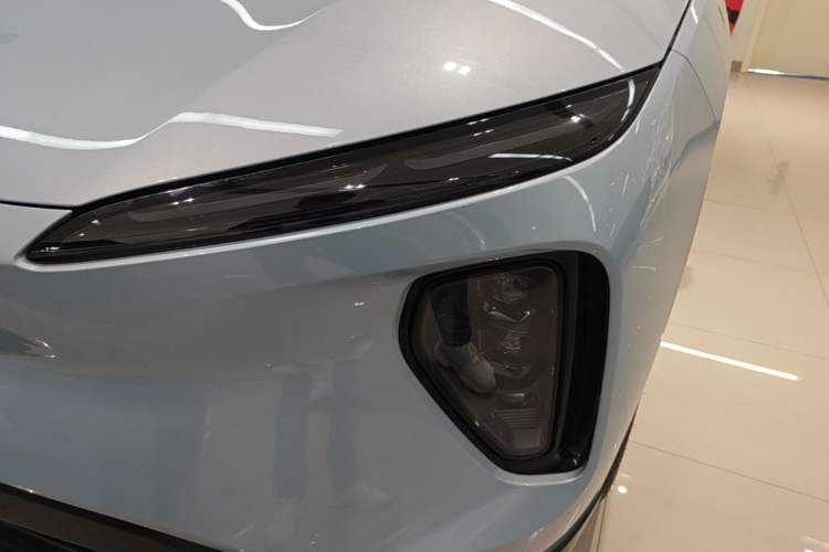 Used Nio ES6 2023 75 kWh Left Front Headlight