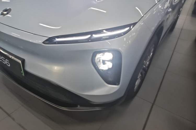 Used Nio ES6 2023 75 kWh Left Front Headlight