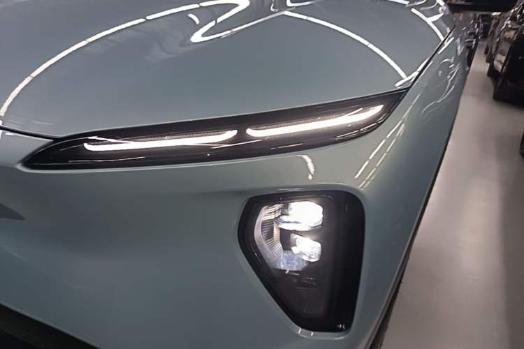 Used Nio ES6 2023 75 kWh Left Front Headlight