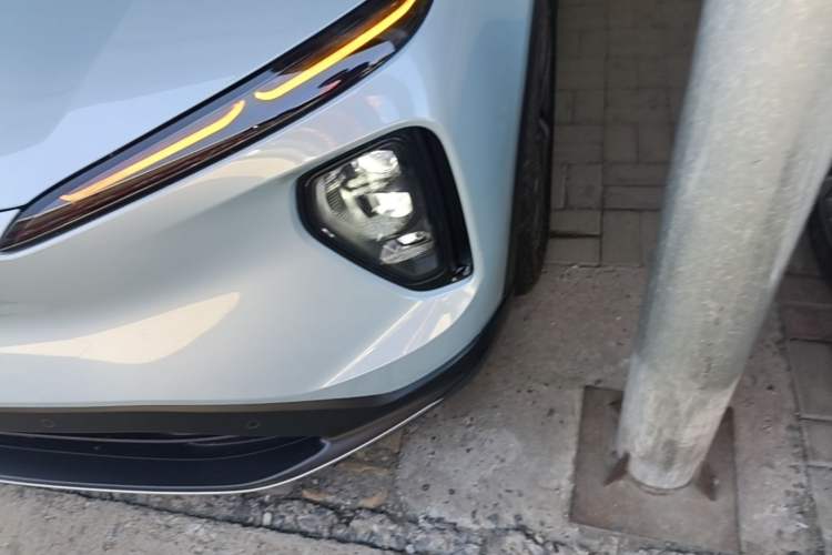 Used Nio ES6 2023 75 kWh Left Front Headlight