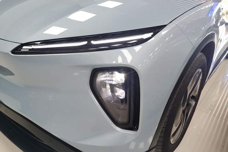 Used Nio ES6 2023 75 kWh Left Front Headlight