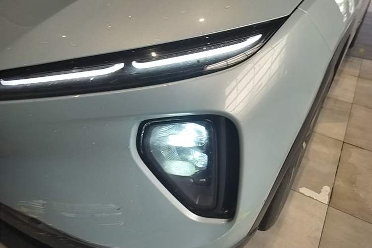 Used Nio ES6 2023 75 kWh Left Front Headlight