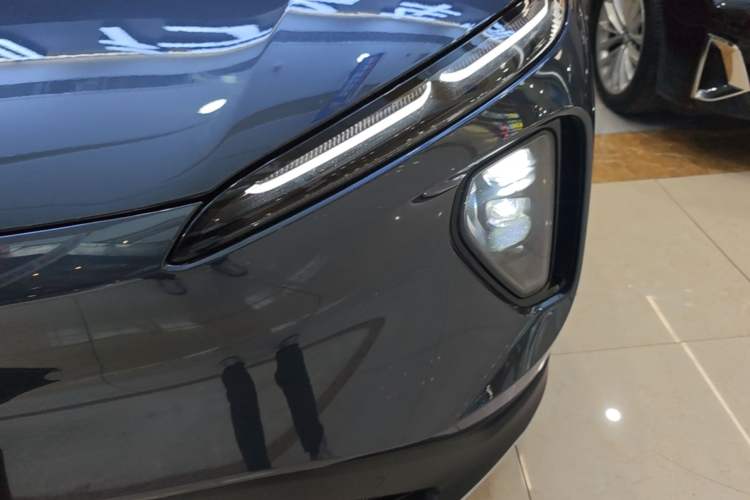 Used Nio ES6 2023 75 kWh Left Front Headlight