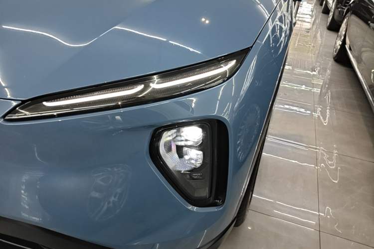 Used Nio ES6 2023 75 kWh Left Front Headlight