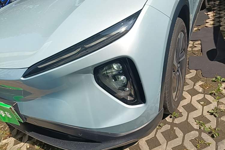 Used Nio ES6 2023 75 kWh Left Front Headlight