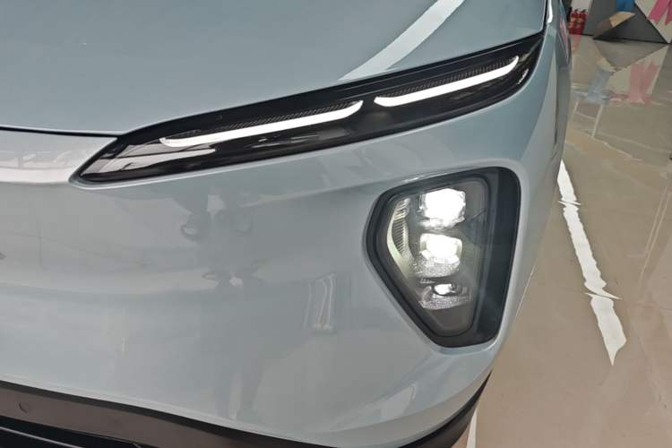 Used Nio ES6 2023 75 kWh Left Front Headlight