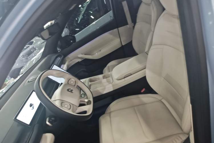 Used Nio ES6 2023 75 kWh Left Front Seat