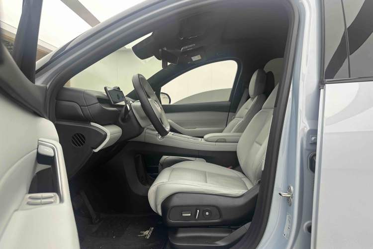 Used Nio ES6 2023 75 kWh Left Front Seat