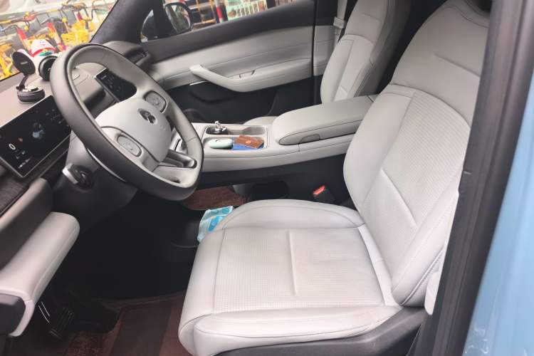 Used Nio ES6 2023 75 kWh Left Front Seat