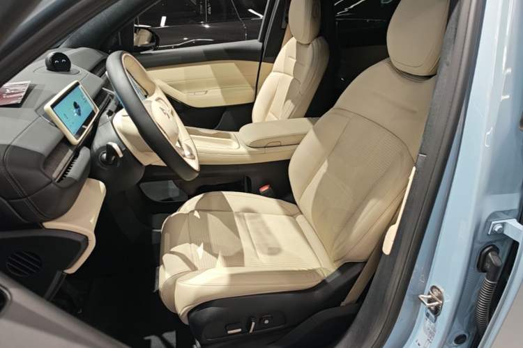Used Nio ES6 2023 75 kWh Left Front Seat