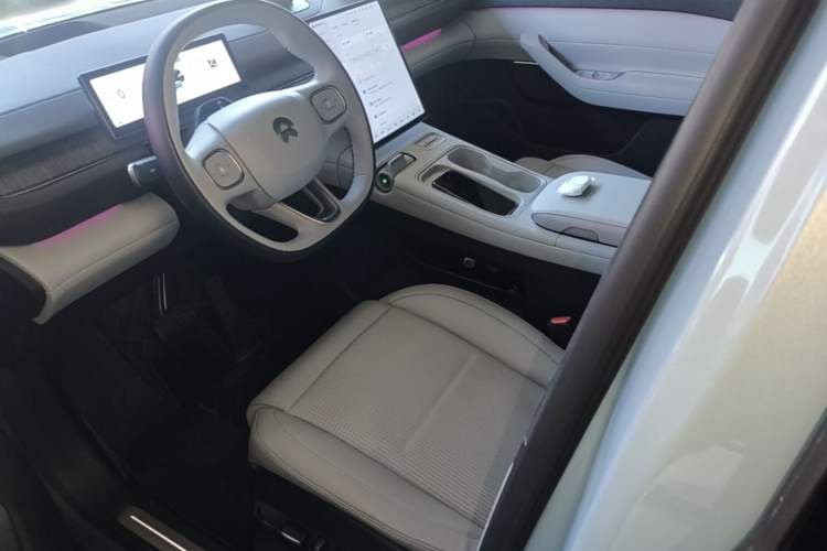 Used Nio ES6 2023 75 kWh Left Front Seat