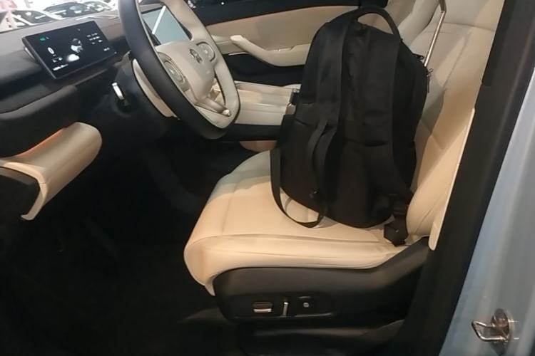 Used Nio ES6 2023 75 kWh Left Front Seat
