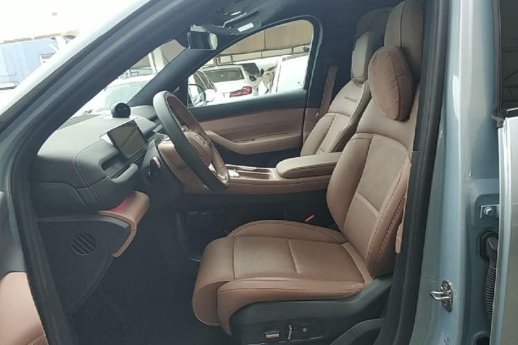 Used Nio ES6 2023 75 kWh Left Front Seat