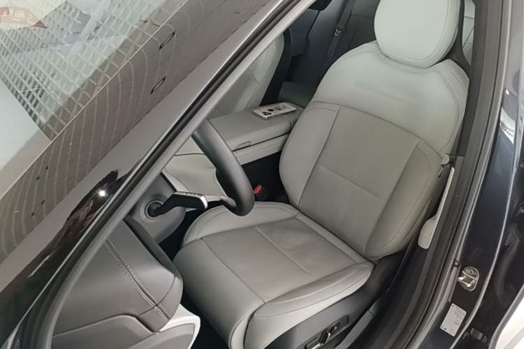 Used Nio ES6 2023 75 kWh Left Front Seat