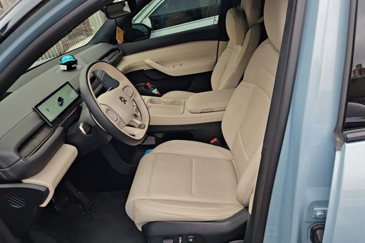 Used Nio ES6 2023 75 kWh Left Front Seat