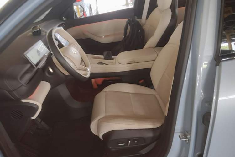 Used Nio ES6 2023 75 kWh Left Front Seat