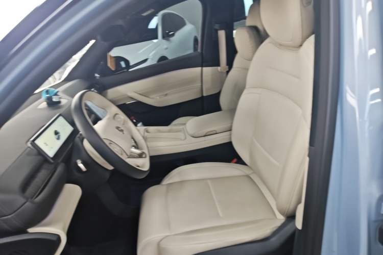 Used Nio ES6 2023 75 kWh Left Front Seat