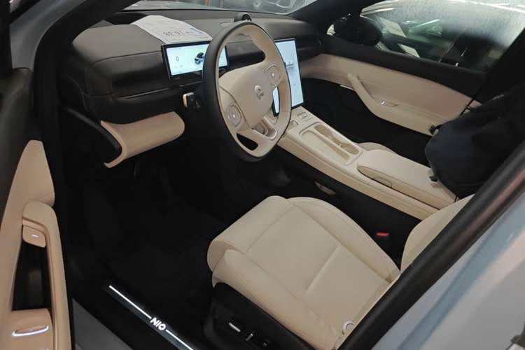 Used Nio ES6 2023 75 kWh Left Front Seat