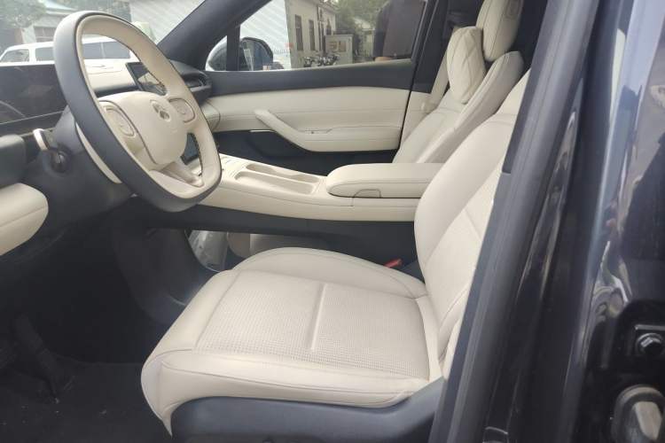 Used Nio ES6 2023 75 kWh Left Front Seat