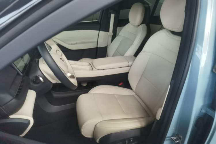 Used Nio ES6 2023 75 kWh Left Front Seat