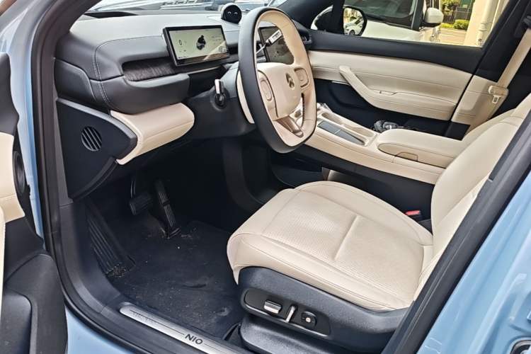 Used Nio ES6 2023 75 kWh Left Front Seat