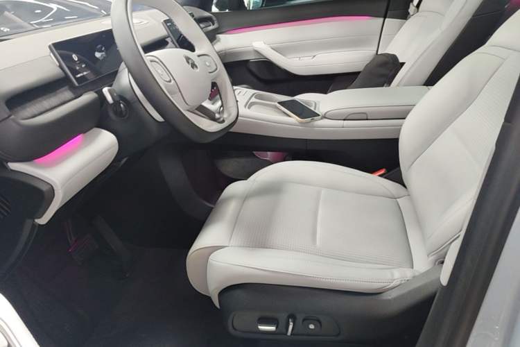 Used Nio ES6 2023 75 kWh Left Front Seat