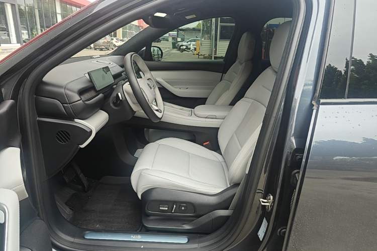 Used Nio ES6 2023 75 kWh Left Front Seat