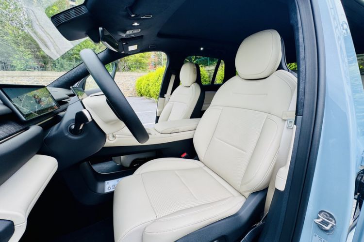 Used Nio ES6 2023 75 kWh Left Front Seat