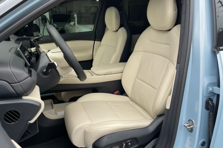 Used Nio ES6 2023 75 kWh Left Front Seat