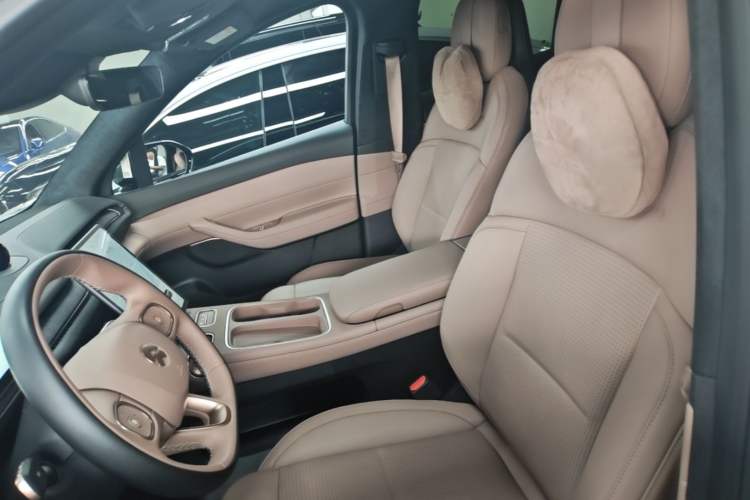 Used Nio ES6 2023 75 kWh Left Front Seat