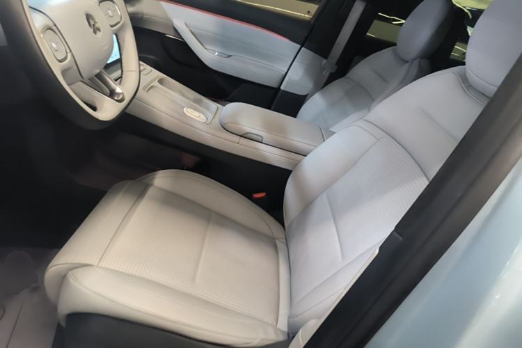 Used Nio ES6 2023 75 kWh Left Front Seat
