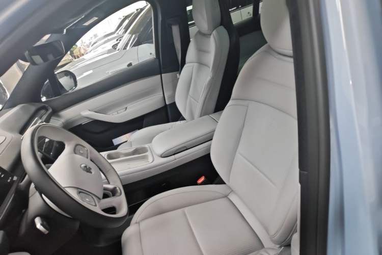 Used Nio ES6 2023 75 kWh Left Front Seat