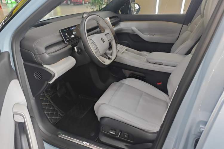 Used Nio ES6 2023 75 kWh Left Front Seat