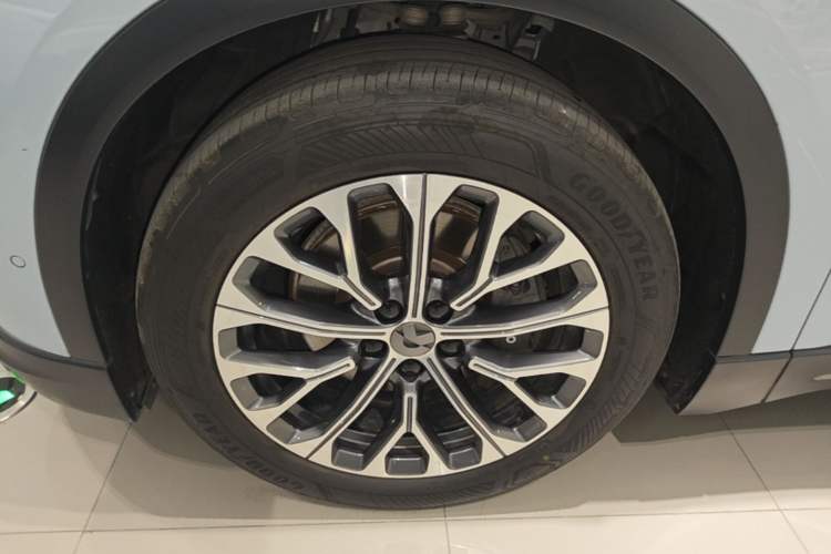 Used Nio ES6 2023 75 kWh Left Front Wheel Hub