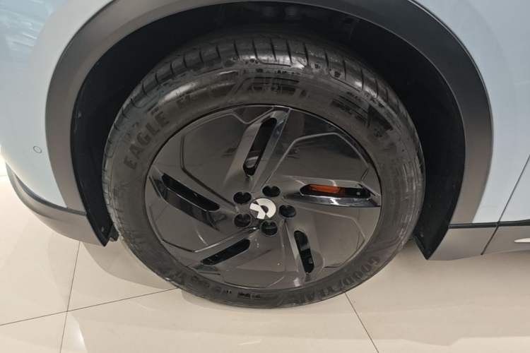 Used Nio ES6 2023 75 kWh Left Front Wheel Hub