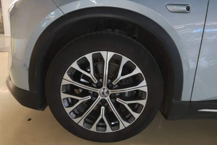 Used Nio ES6 2023 75 kWh Left Front Wheel Hub