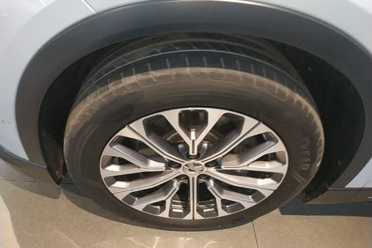 Used Nio ES6 2023 75 kWh Left Front Wheel Hub