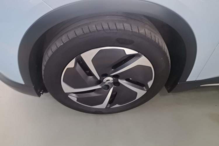 Used Nio ES6 2023 75 kWh Left Front Wheel Hub