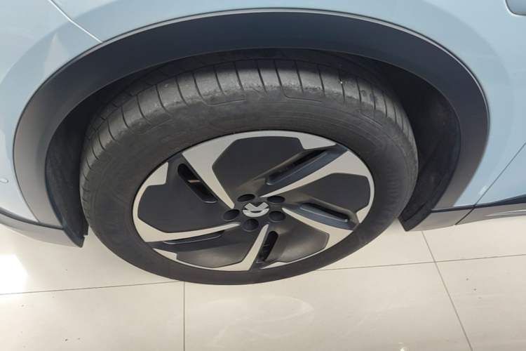 Used Nio ES6 2023 75 kWh Left Front Wheel Hub