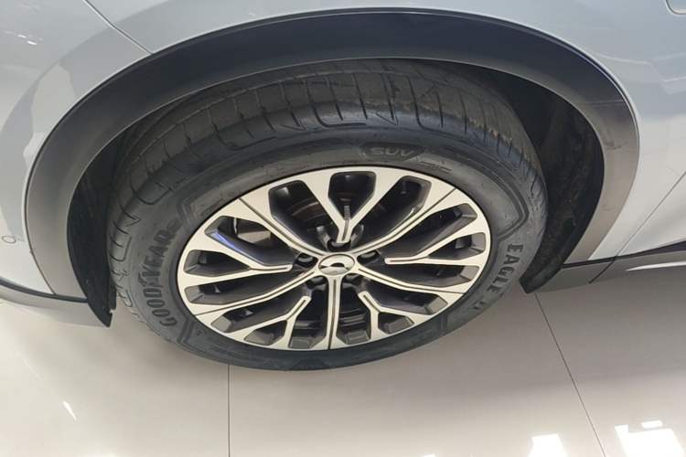 Used Nio ES6 2023 75 kWh Left Front Wheel Hub